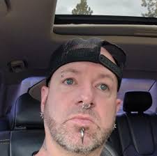 From Spokane WA 44 in search of rocker chic !