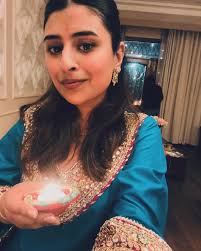 Diwali days 🩷🪔✨🪬🙏🏼 (Swipe till the end for what I TRULY cannot  function without… especially