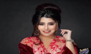 الفنانة آيتن عامر تروج لفيلمها الجديد women fashion sari
