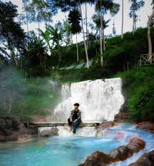 Pemandian Air Panas Bandung Untuk Relaksasi Terbaik Terjun Curug Maribaya Sumber Dibanding Beberapa Hotel Harga Tiket Masuk Ciater In Air Terjun Begonia Perahu