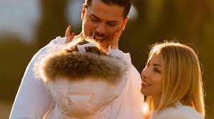 Twitter oficial / official twitter. Mickael Carreira E A Filha Beatriz Em Campanha Publicitaria Especial