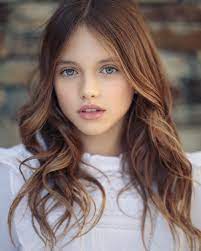 Pin By Lina On Beauties Brown Hair Blue Eyes Beautiful Girl Image Beauty Girl