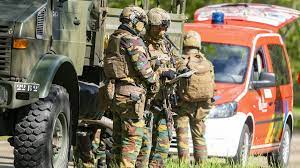 Schwer bewaffnet und auf der flucht: Terrorverdachtiger Soldat Halt Belgien Weiter In Atem