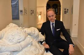 Florence pernel débute sa carrière d'actrice à l'âge de 10 ans dans le téléfilm plein soleil. La Serie I Le Bazar De La Charite I Sur Tf1 Replonge Le Comte De Paris Dans Un Drame Familial Dreux 28100