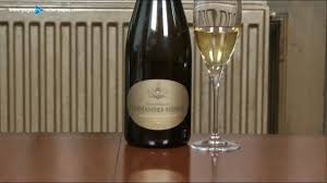 Two Sparkling Wines For Christmas 2018 Wine Review Wine Sparkling Wine Wines