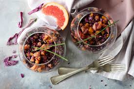 Mescolate, aggiustate di sale , pepe, olio, se necessario e servite con una generosa spolverata di prezzemolo tritato. Riso Venere Con Salmone Patate Dolci E Pompelmo Papilla Monella