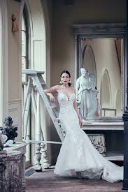 Lohrengel maggie sottero mathyro miss kelly modeca nina brautmoden pronovias pronuptia rembo rembo styling sarah danielle satine sincerity sincerty bridal sonstiges st. Brautmode Mit Charme Maggie Sottero Stellt Die Aktuelle Kollektion Fur Fruhjahr 2019 Vor