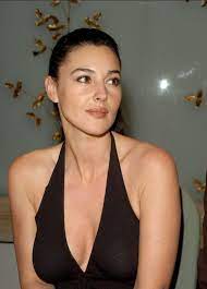 She also worked in commercials and appeared in a black and white tv commercial for dolce & gabbana. Best Of Monica Bellucci Bestofmbellucci Twitter