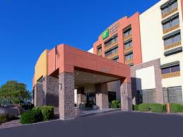 Wide fairways, big old trees but not enough to be difficult, in good shape and finishes up near. Phoenix Hotels Top 33 Hotels In Phoenix Az By Ihg