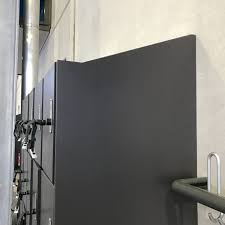 Schrankanlage Typ S2 Von Kemmlit Mit Schragdach Und Passender Stirnblende Schragdach Umkleide Umkleidekabine