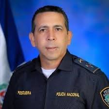 Disfrutando de nuestro @carnavalpopularsc con María Isabella y Benny  Alejandro. Felicito a la @alcaldiascrd en la persona de nuestro alcalde  @nelsondlrosa y todos los organizadores. De igual manera al público que  acudió