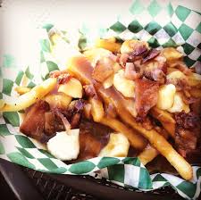 Find stockbilleder af poutine french fries canadian local classic i hd og millionvis af andre royaltyfri stockbilleder, illustrationer og vektorer i shutterstocks samling. The Canadian Poutine Fries Topped With Cheese Curds Candied Bacon Gravy And Maple Syrup Heaven Has Landed Foodporn