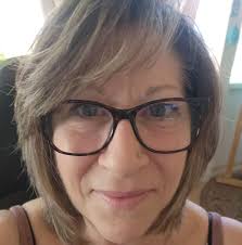 What's a good brunch spot in town, also serves alcohol?