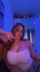 bigger than her head : rchirifrancesca