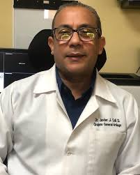 El Dr Javier Coll Urólogo especialista en vías Urinarias ,Les desea una  feliz Navidad y Prospero Año Nuevo 2024 Clínica Zulia Torre RAB 2 piso