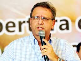 Governador do Tocantins passa por procedimento e se recupera em hospital de  SP