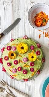 Unser Rezept Fur Die Schonsten Fruhlingsgefuhle Hellofresh Blog Rezept Fruhlings Torte Fruhling Kuchen Fruhlingskuchen
