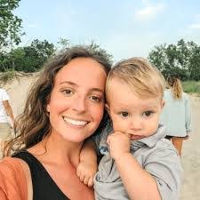 Kaitlin Downey's Instagram, Twitter & Facebook