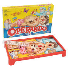 El juego clásico de operation aprende a ser doctor el jugador que quite la mayor cantidad de piezas, gana. Libreria Platino