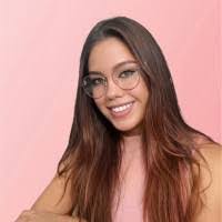 Melanie Paredes's Instagram, Twitter & Facebook