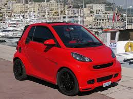 Smart Car In Monte Carlo Love The All Red Colour Scheme Originating Blog Http Www Montecarlodailyphoto Com 2010 Carros Pequenos Carros Compactos Carros