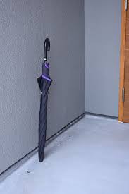 玄関ポーチに傘立て用の穴を開けて傘立ての代わりにしています 傘立て って思ったより存在感があったり ピンとくるデザインのがなかったり これなら普段から玄関まわりがスッキリします 傘立て 傘立てdiy 玄関 インテリア おしゃれ