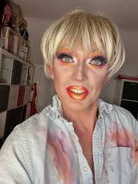 1-2-3… How lighting, position and angle can make a difference 😆 And of  course a wig! 😝 Great evening at Watton Sports Centre