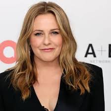 Clueless star Alicia Silverstone in new murder mystery series