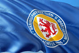 ˌbeː teː ʔɛs ˈfaʊ), is a german football and sports club based in braunschweig, lower saxony.the club was one of the founding members of the bundesliga in 1963 and won the national title in 1967. Eintracht Braunschweig Die Berufspendler Zwischen Den Klassen Arete Verlag