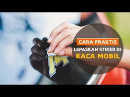 Bagi kendaraan khususnya di sepeda motor memang dengan adanya striping atau stiker tersebut sangat menambah sisi estestika tampilan pada sepeda motor itu sendiri, apa lagi. Sahabat Cerdik Cara Praktis Lepaskan Stiker Di Kaca Mobil Ala Diandra Gautama Bersama Daihatsu Youtube
