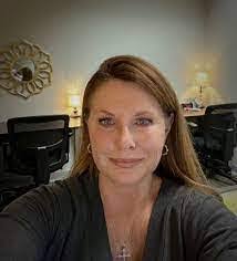 Amanda Warriner's Instagram, Twitter & Facebook