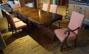 This beautiful round dining table with antique oak finish pairs perfectly with any reclaimed wood or mixed media dining room decor. Antique Dining Table W 5 12in Leaves And 6 Chairs Salvage One