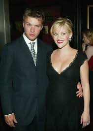 Reese witherspoon knows that social media can be just as dangerous as it is fun for kids, and that's why she's taken it upon herself to monitor her children on social media. Ryan Phillippe Reese Witherspoon Kids Are Lookalikes Simplemost