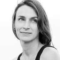 Eliza Lamb's Instagram, Twitter & Facebook