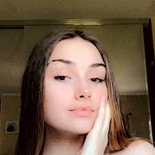 Chloe Wall (@chloewall03) • Instagram photos and videos