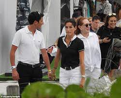 Apr 10, 2021 · then, in 2019, she went public with her italian show jumper beau lorenzo de luca. Bruce Springsteen S Daughter Packs On The Pda With Her Italian Equestrian Boyfriend In Front Of Dad Daily Mail Online