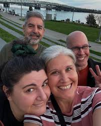 Vir Heoricus Sublimis” by Barnett Newman is such an inspiration to see in  person at MoMA NY. I've been inspired by his zips and once did an encaustic  in homage @themuseumofmodernart #barnettnewman #