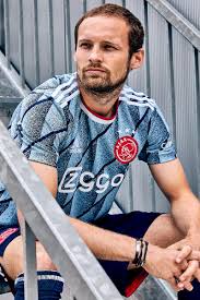 Ajax applications might use xml to transport data, but it is equally common to transport data as plain text ajax allows web pages to be updated asynchronously by exchanging data with a web server. Adidas Unveils Retro Inspired Ajax Away Kit For 2020 21 Hypebeast