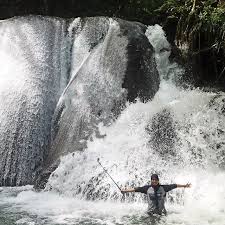 Harga tiket masuk & wahana air terjun tirai datar tanggamus lampung. Air Terjun Lumoli Wisata Tersembunyi Di Maluku Yang Wajib Kamu Kunjungi Backpacker Jakarta