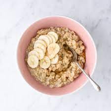 This oatmeal bake will take you back to your childhood in the best way possible: Satisfying Oatmeal In A Small Serving Size