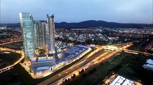 Enrich your lifestyle within an integrated social living hub. Sunsuria Forum Unity Realty