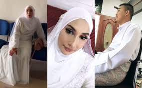 Zarina anjoulie sindir artis tak sedar diri minta bantuan, ada kereta mewah tapi tak plan masa depan. Kongsi Foto Pakai Busana Kahwin Zarina Anjoulie Sah Bergelar Isteri Gempak