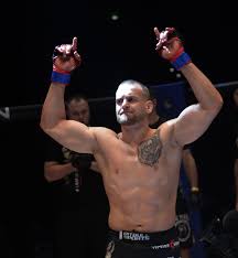 Odseděl si celkem dva roky a pobyt ve vězení ho hodně ovlivnil. Galerie Jak Se Udrzuje Manzelka Bojovnika Kincla Jidlo I Cviceni Jsou Laska Foto 19 Isportlife Isport Cz