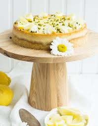 Kuchen mit der geschmolzenen kuvertüre glasieren und anschließend kühl stellen. Einfaches Rezept Fur Zitronen Cheesecake Mit Weisser Schokolade