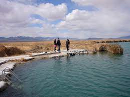 You Ll Be Surprised By This Lake In The Middle Of Utah S Desert