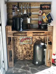 Bier Und Grilltisch Aus Paletten Grilltisch Outdoor Grill Kuche Mobel Aus Paletten