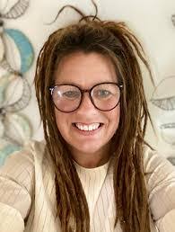 Jane Groves's Instagram, Twitter & Facebook