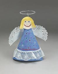 Engel Basteln 80 Ideen Fur Kreativen Christbaumschmuck Und Nette Weihnachtsgeschenke Engel Basteln Schneeflocken Basteln Osternest Basteln Mit Tortenspitze