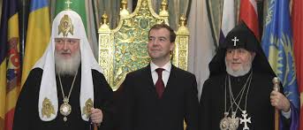 The azerbaijanis speak azerbaijani, a turkic language descended from the western oghuz turkic. Why Russia Supports Armenia Against Azerbaijan In The Caucasus Conflict
