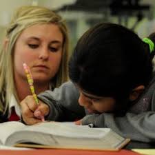 service-learning-courses-serve-students-communities